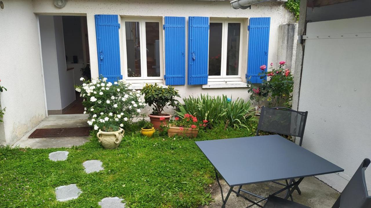 Le 5 Daire Guîtres Dış mekan fotoğraf